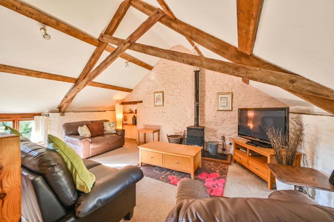 Polean Farm Cottages Looe Exteriör bild