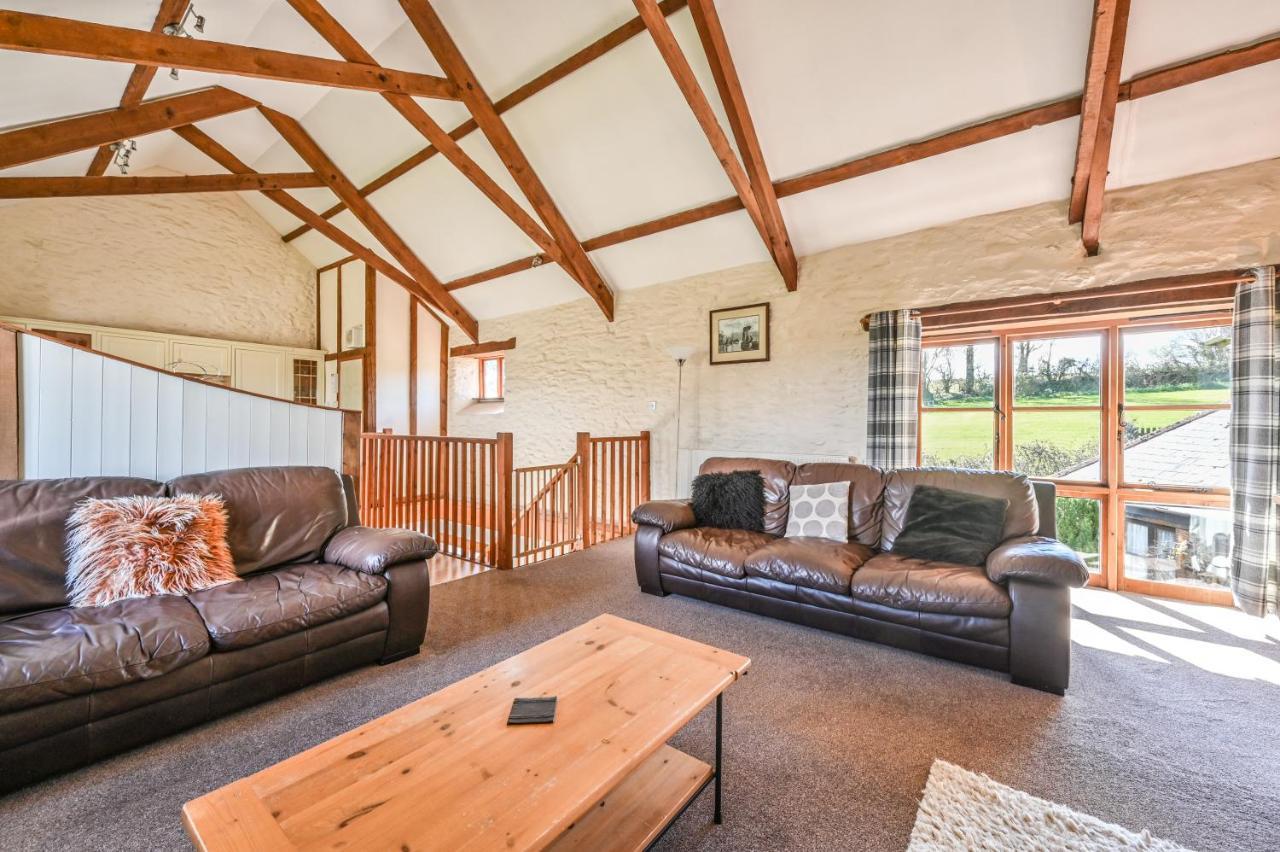 Polean Farm Cottages Looe Exteriör bild
