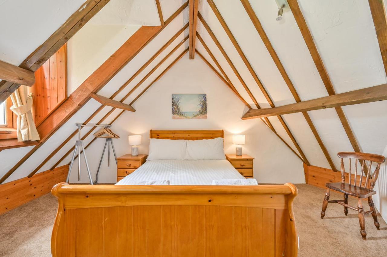 Polean Farm Cottages Looe Exteriör bild